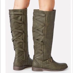 JustFab Arliegh boots sz10 wide calf Olive Green
